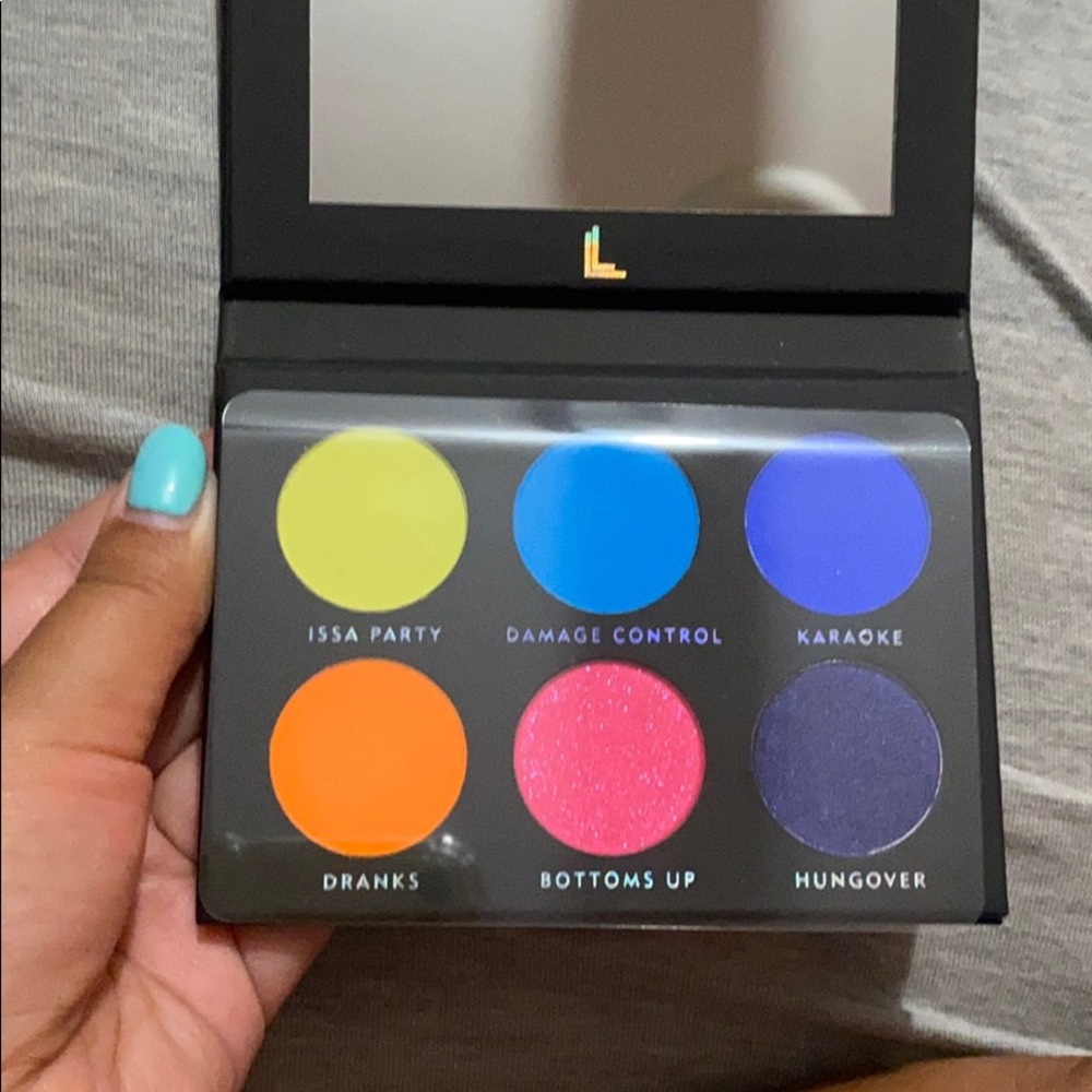 Makeup bundle - Picture 8 of 8